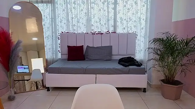 alaia skater online show from January 2026 07:18:01 PM