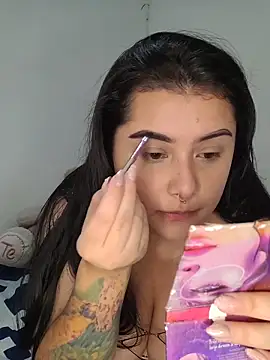 CurvyNoir online show from November 2025 04:10:02 PM