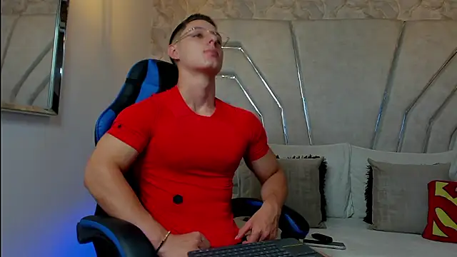 MAXTHOMSON online show from March 2026 04:17:02 AM