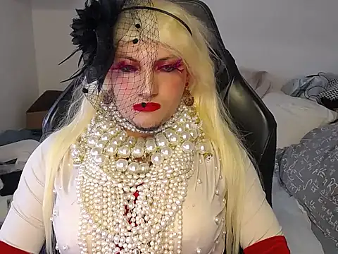 Snapshot of VanesaCrossic chatting on December 2025 08:34:01 AM VanesaCrossic online show from December 2025 08:34:01 AM