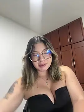 Eve Miiller online show from May 2026 05:24:01 AM
