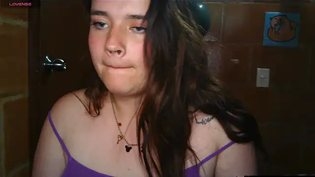 Snapshot of Charlotte_Allen_ chatting on November 2025 01:38:02 AM Charlotte Allen online show from November 2025 01:38:02 AM