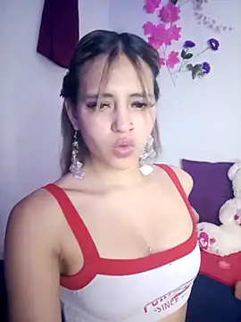 Snapshot of BellaChiquis_ chatting on November 2025 04:58:02 AM BellaChiquis online show from November 2025 04:58:02 AM