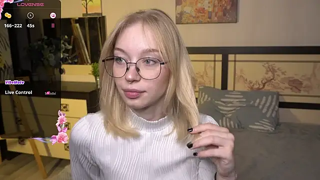 ShanelTunon online show from November 2025 09:14:02 PM