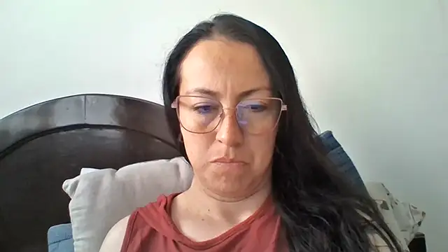 Lauryn Jones online show from March 2026 08:15:01 PM