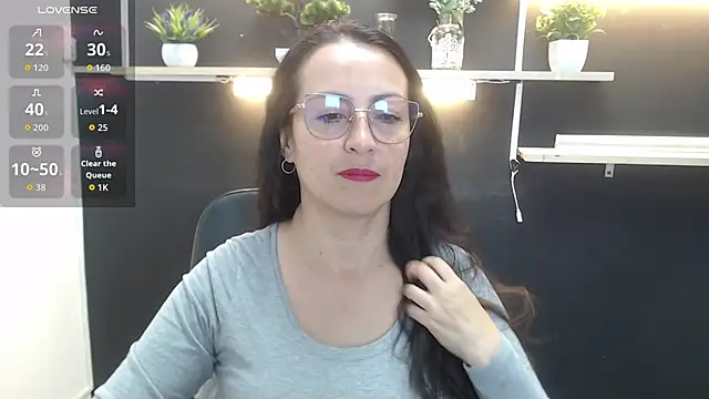 Lauryn Jones online show from March 2026 04:18:01 PM