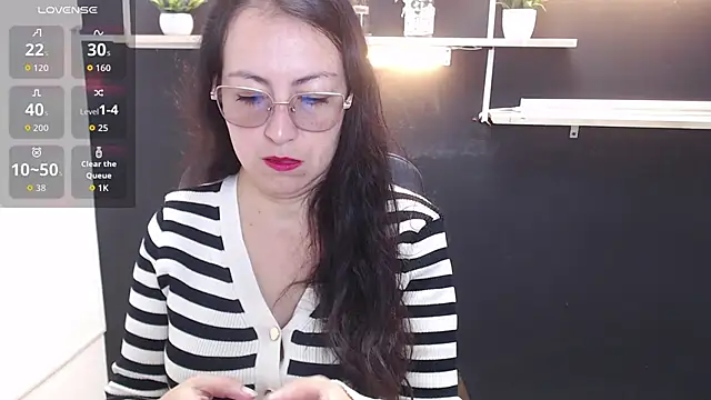Snapshot of Lauryn_Jones chatting on April 2026 06:22:01 PM Lauryn Jones online show from April 2026 06:22:01 PM
