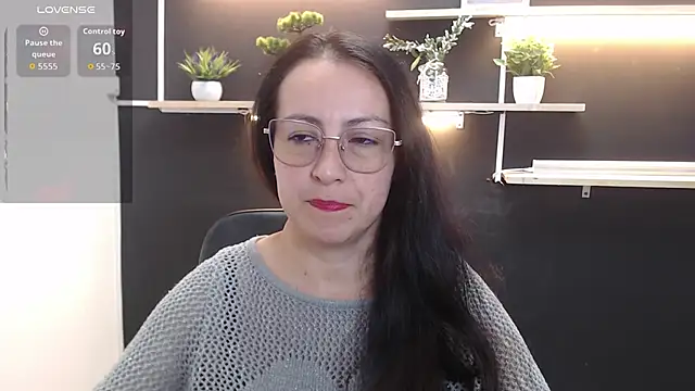 Snapshot of Lauryn_Jones chatting on April 2026 04:56:02 PM Lauryn Jones online show from April 2026 04:56:02 PM