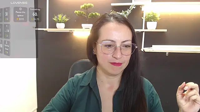 Snapshot of Lauryn_Jones chatting on April 2026 03:58:02 PM Lauryn Jones online show from April 2026 03:58:02 PM