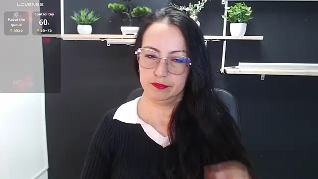 Snapshot of Lauryn_Jones chatting on April 2026 05:21:01 PM Lauryn Jones online show from April 2026 05:21:01 PM