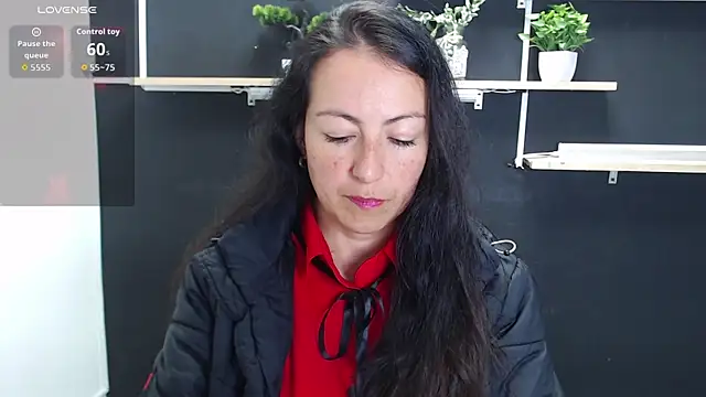 Snapshot of Lauryn_Jones chatting on May 2026 05:51:01 PM Lauryn Jones online show from May 2026 05:51:01 PM