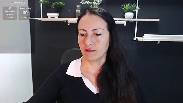 Snapshot of Lauryn_Jones chatting on May 2026 05:31:02 PM Lauryn Jones online show from May 2026 05:31:02 PM
