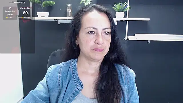 Snapshot of Lauryn_Jones chatting on May 2026 05:31:02 PM Lauryn Jones online show from May 2026 05:31:02 PM