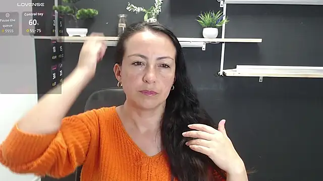 Snapshot of Lauryn_Jones chatting on May 2026 07:00:01 PM Lauryn Jones online show from May 2026 07:00:01 PM