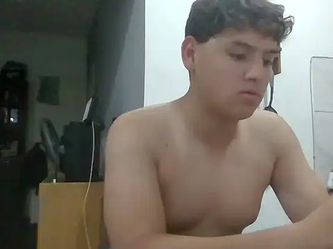 Snapshot of Myboy0020 chatting on November 2025 10:31:01 PM Myboy0020 online show from November 2025 10:31:01 PM