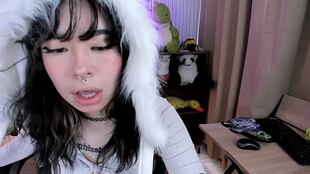 Snapshot of judaline_ chatting on November 2025 12:37:02 PM judaline online show from November 2025 12:37:02 PM