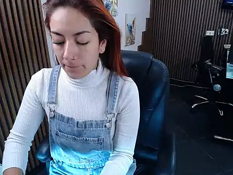 Snapshot of desk_desire chatting on November 2025 11:20:01 AM desk desire online show from November 2025 11:20:01 AM