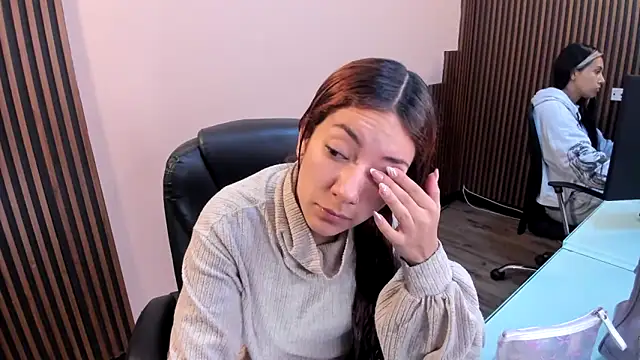 Snapshot of desk_desire chatting on December 2025 11:27:02 AM desk desire online show from December 2025 11:27:02 AM