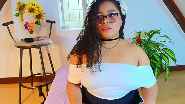 alanaa gomezz online show from July 2026 06:33:01 PM
