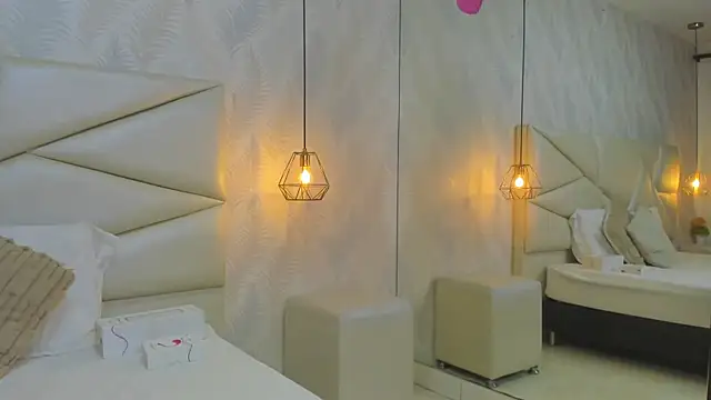 laurettedela rouse online show from November 2025 11:09:02 AM