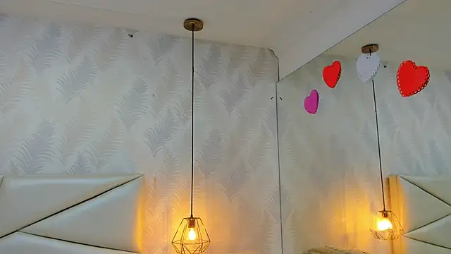 laurettedela rouse online show from November 2025 10:56:02 AM