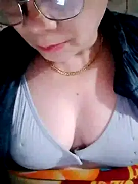 small-house123 online show from February 2026 12:53:01 AM