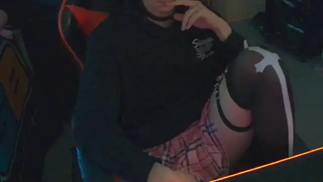 Snapshot of Liv_shy666 chatting on November 2025 01:45:01 PM Liv shy666 online show from November 2025 01:45:01 PM