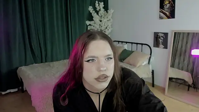 Snapshot of MadisonMongomeri chatting on December 2025 02:21:01 AM MadisonMongomeri online show from December 2025 02:21:01 AM