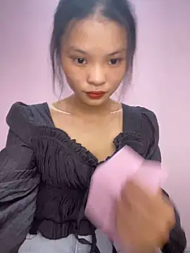 Snapshot of lung-linh chatting on November 2025 01:21:02 PM lung-linh online show from November 2025 01:21:02 PM