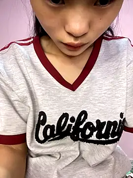 Snapshot of lung-linh chatting on December 2025 03:00:01 AM lung-linh online show from December 2025 03:00:01 AM