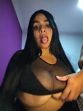 Snapshot of AngelsCouple- chatting on June 2026 04:28:01 AM AngelsCouple- online show from June 2026 04:28:01 AM