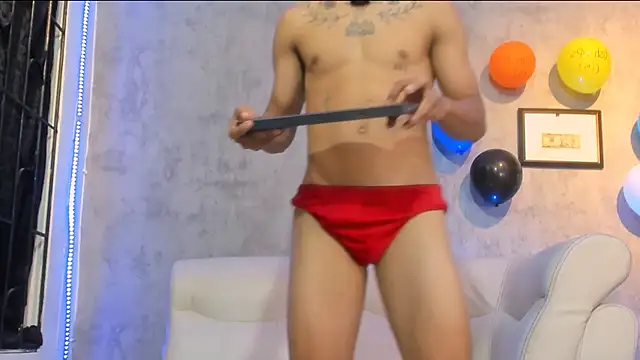 soy Aron online show from November 2025 07:25:01 PM