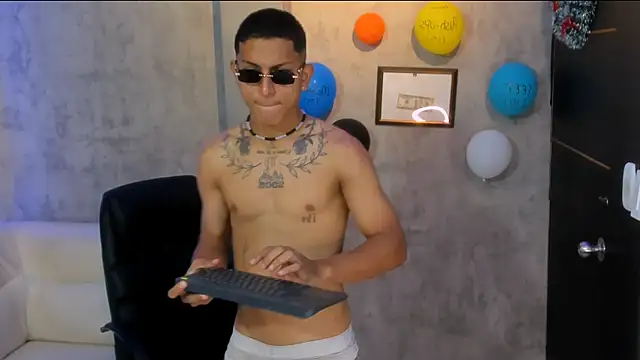 soy Aron online show from November 2025 02:49:01 PM