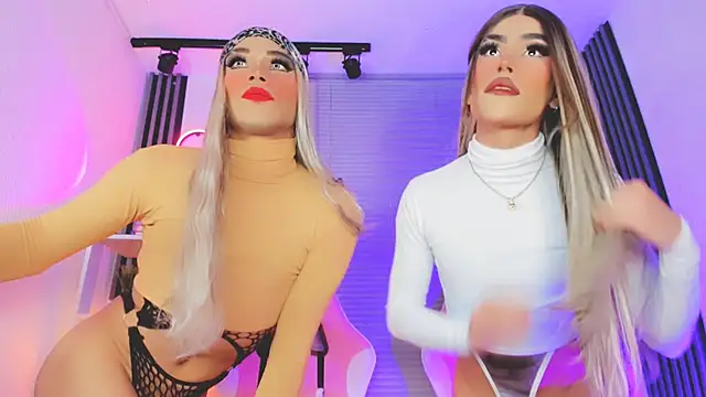 HallieAnnie online show from November 2025 03:05:01 AM