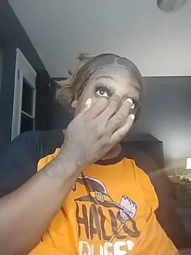 Snapshot of BiancaClarkson chatting on November 2025 12:05:02 AM BiancaClarkson online show from November 2025 12:05:02 AM