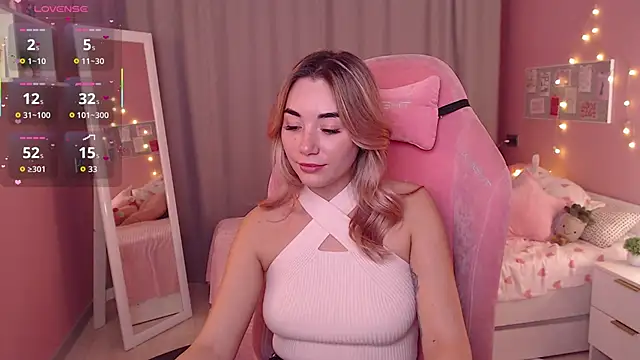 Rosie Mac online show from November 2025 01:11:01 AM