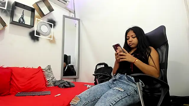 Snapshot of YuleimysAndAlex chatting on November 2025 03:17:01 AM YuleimysAndAlex online show from November 2025 03:17:01 AM