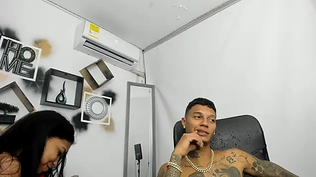 Snapshot of YuleimysAndAlex chatting on November 2025 03:16:02 AM YuleimysAndAlex online show from November 2025 03:16:02 AM