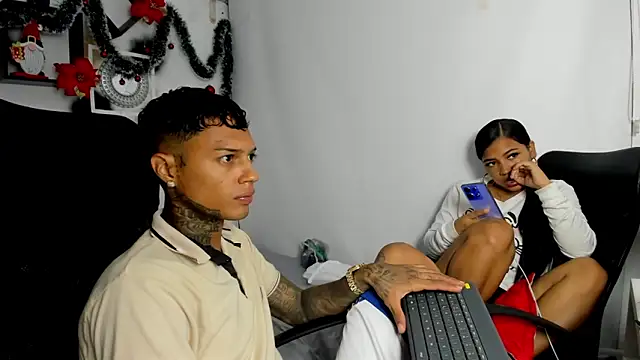 Snapshot of YuleimysAndAlex chatting on December 2025 03:33:02 AM YuleimysAndAlex online show from December 2025 03:33:02 AM