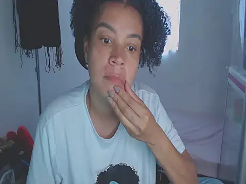 shayna cute online show from May 2026 10:15:01 PM