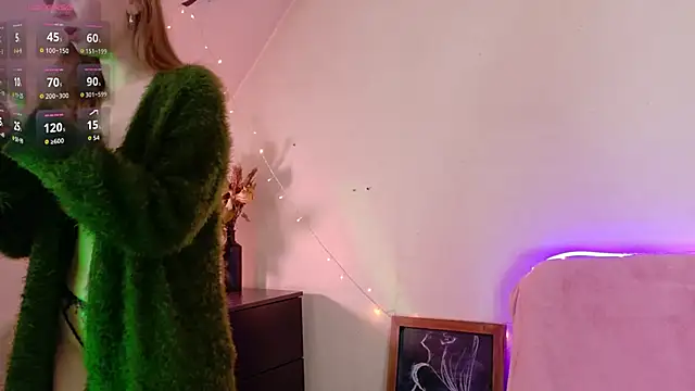 TinyMuse  online show from December 2025 05:30:01 PM