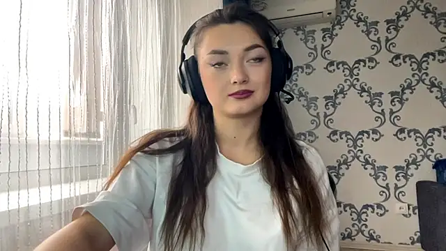 TwotyBright online show from November 2025 08:14:01 AM