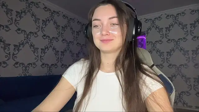 TwotyBright online show from January 2026 06:04:01 AM