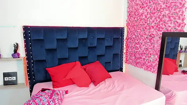 Snapshot of angie_harmony chatting on November 2025 12:04:01 PM angie harmony online show from November 2025 12:04:01 PM