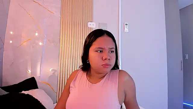 Snapshot of angie_harmony chatting on January 2026 12:07:02 PM angie harmony online show from January 2026 12:07:02 PM