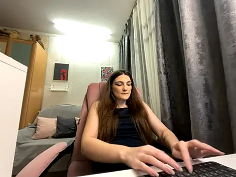 Snapshot of HelgaMun chatting on November 2025 05:50:02 AM HelgaMun online show from November 2025 05:50:02 AM