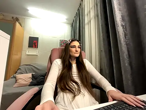 Snapshot of HelgaMun chatting on November 2025 11:10:01 AM HelgaMun online show from November 2025 11:10:01 AM