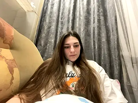 Snapshot of HelgaMun chatting on November 2025 03:53:02 AM HelgaMun online show from November 2025 03:53:02 AM