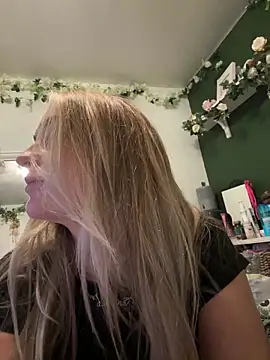 Snapshot of Bodacious_BrookeXO chatting on November 2025 04:29:01 PM Bodacious BrookeXO online show from November 2025 04:29:01 PM