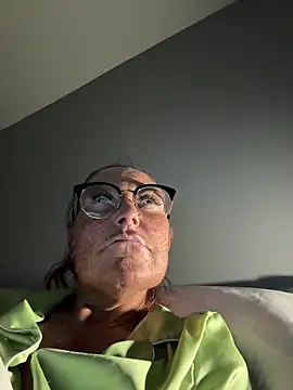 Snapshot of Angel-LinaX chatting on February 2026 10:14:02 PM Angel-LinaX online show from February 2026 10:14:02 PM